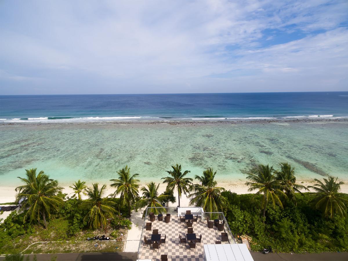 The White Harp Beach Hotel Male Exterior photo