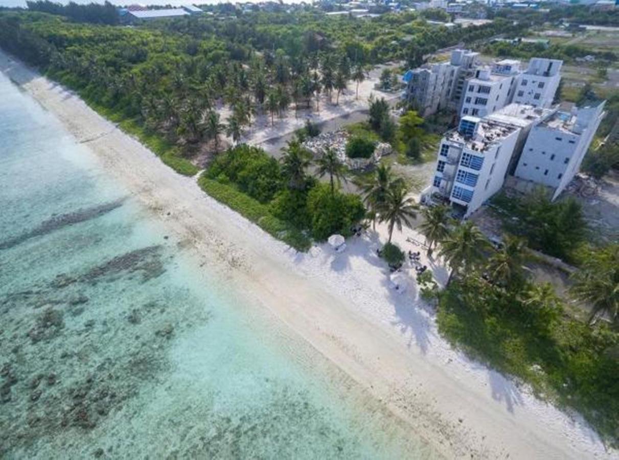 The White Harp Beach Hotel Male Exterior photo